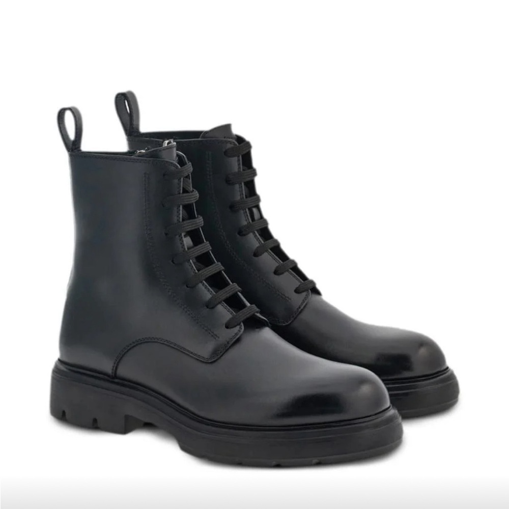 Salvatore Ferragamo boots dionne black leather  7.5 or  8 women shoes